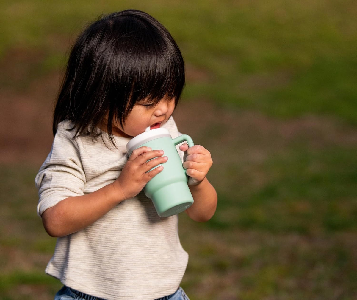 INFANTINO My 1st Tumbler vaso de silicona antigoteo con boquilla 266 ml 6 m+