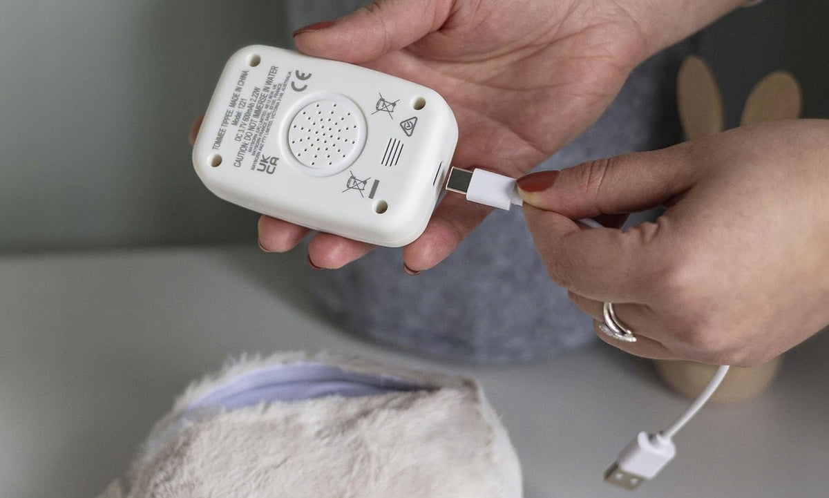 TOMMEE TIPPEE Sowa Ollie ZAWIESZKA z pozytywką i czujnikiem płaczu 15 cm, ładowanie USB