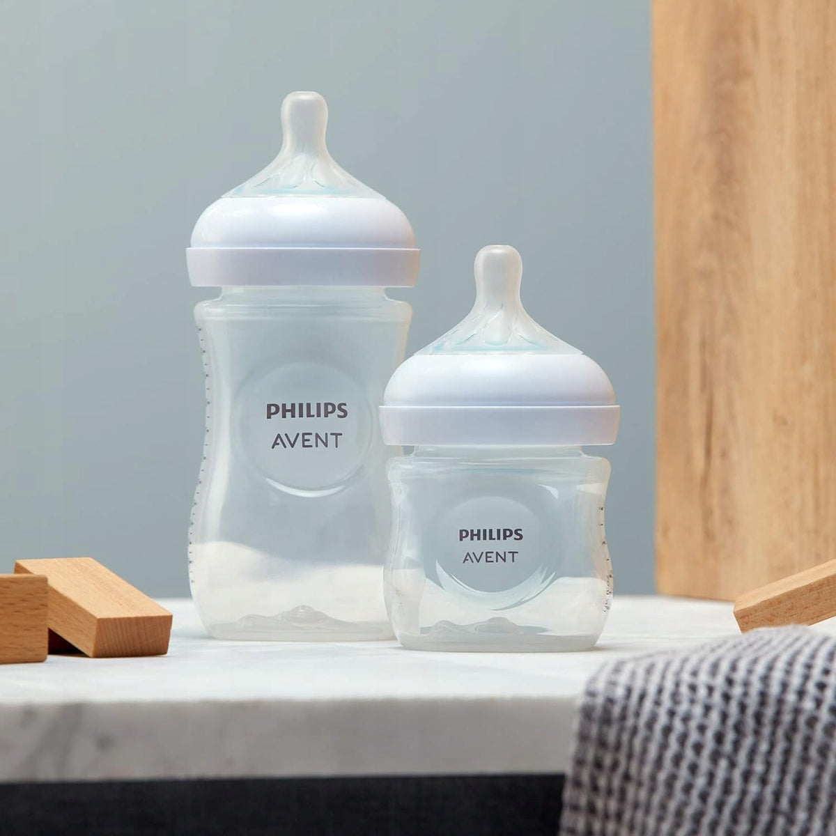 PHILIPS AVENT Natural RESPONSE zestaw butelek i akcesoriów – 2 butelki antykolkowe dla niemowląt