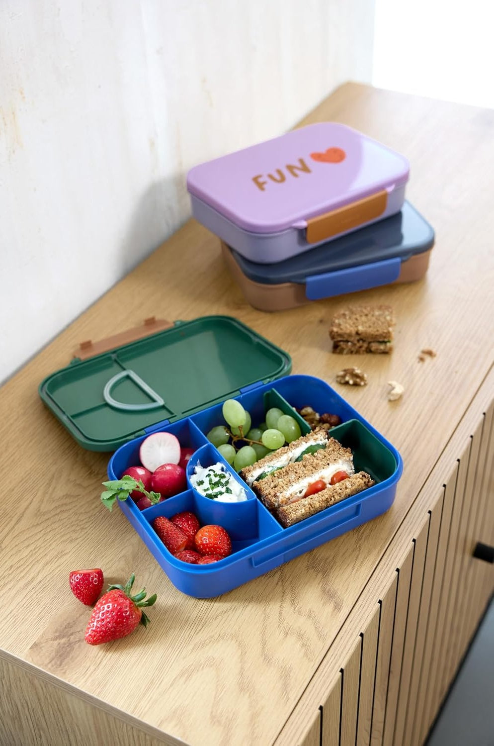 Fiambrera LÄSSIG Bento con compartimentos 17 × 21 cm Arcoíris