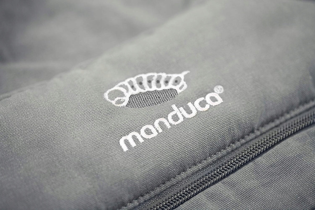 MANDUCA XT nosidełko klamrowe z bawełny organic, szare, z logo Manduca i suwakiem