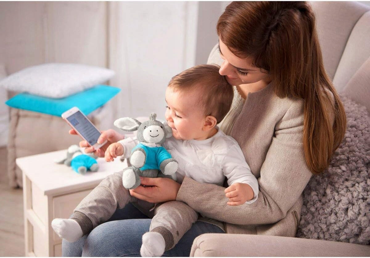 STERNTALER Osiołek Erik PRZYTULANKA pozytywka z głośnikiem Bluetooth 20 cm "O. Mama z dzieckiem i pluszowym osiołkiem