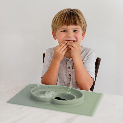 EZPZ alfombrilla antideslizante con plato de 3 compartimentos 22 x 35 cm