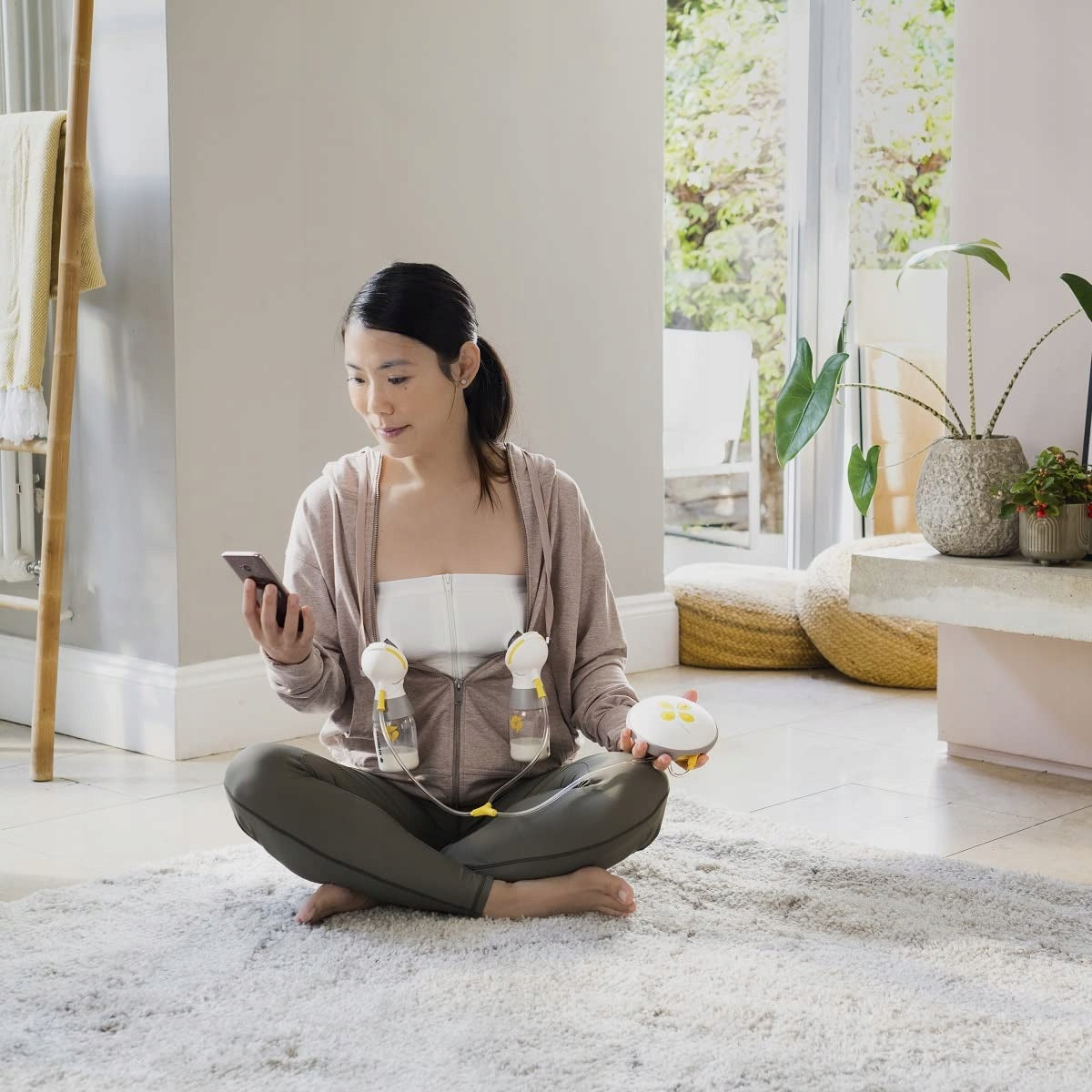 MEDELA gorset do laktatora EASY EXPRESSION L do wygodnego odciągania pokarmu bez użycia rąk