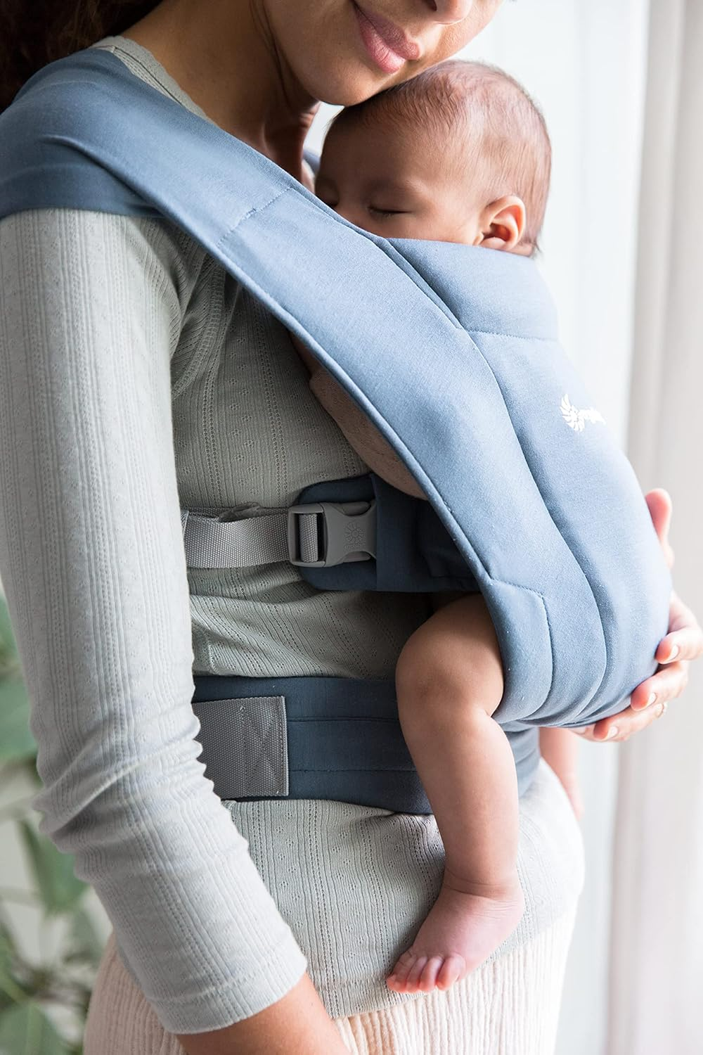 ERGOBABY EMBRACE nosidełko dla noworodków, ergonomiczne niebieskie nosidełko dla noworodka w bliskim noszeniu