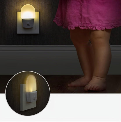 REER NightGuide luz nocturna LED para enchufe con interruptor 6 x 9,5 cm