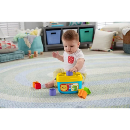 Zdjęcie poglądowe dziecka bawiącego się sorterem Fisher Price FFC84