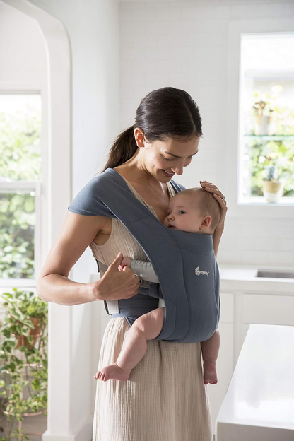 ERGOBABY EMBRACE nosidełko dla noworodków, ergonomiczne niebieskie nosidełko dla dziecka w używanym stanie