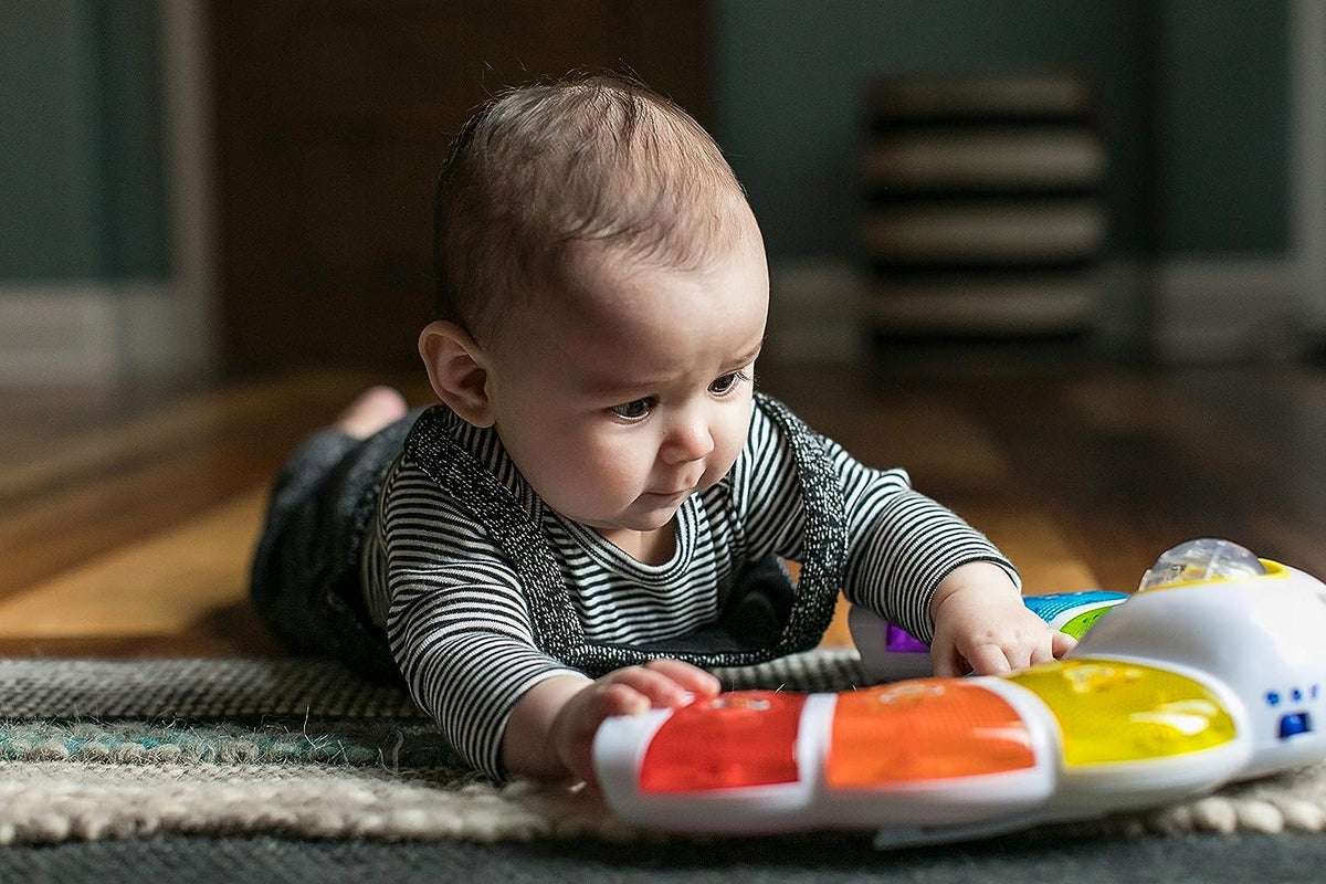 BABY EINSTEIN panel świetlny z grzechotką, melodiami i słowami w 3 językach, biały panel muzyczny dla niemowląt
