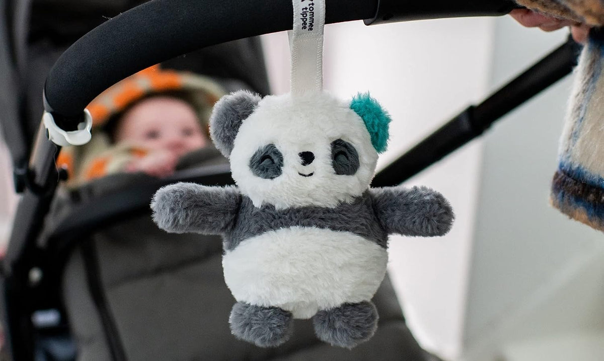 TOMMEE TIPPEE PipPanda zawieszka do wózka z pozytywką i lampką 12 cm, pluszowa panda do wózka dla niemowląt