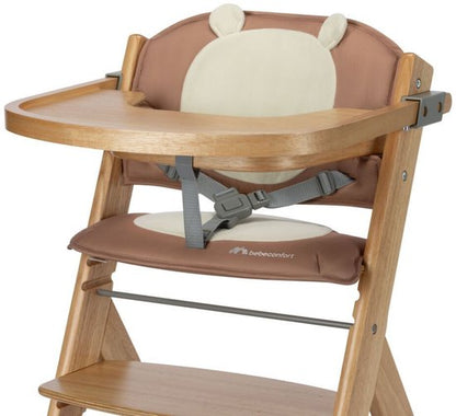 Bebeconfort Timba 2 Comfort Cushion — poduszka z motywem misia na krzesełku, aranżacja poglądowa