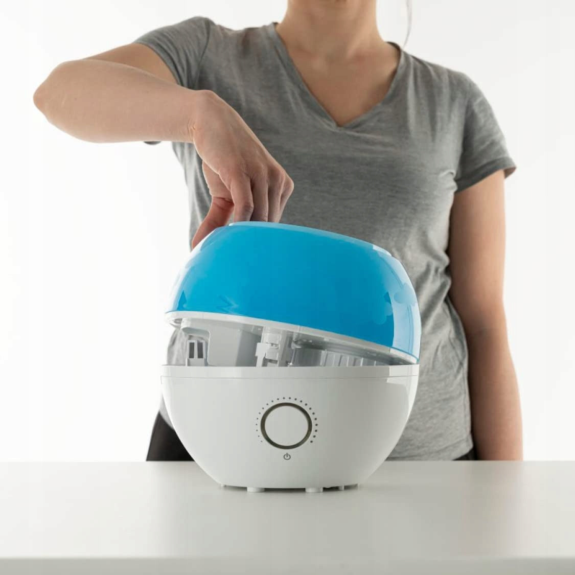 CHICCO Humi Fresh ultradźwiękowy NAWILŻACZ POWIETRZA biało-niebieski, nowoczesny nawilżacz z automatycznym wyłączaniem