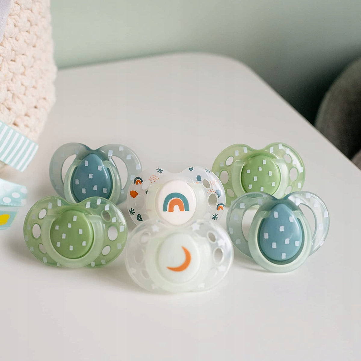 Tommee Tippee Night symmetrical glow-in-the-dark pacifiers 18-36m