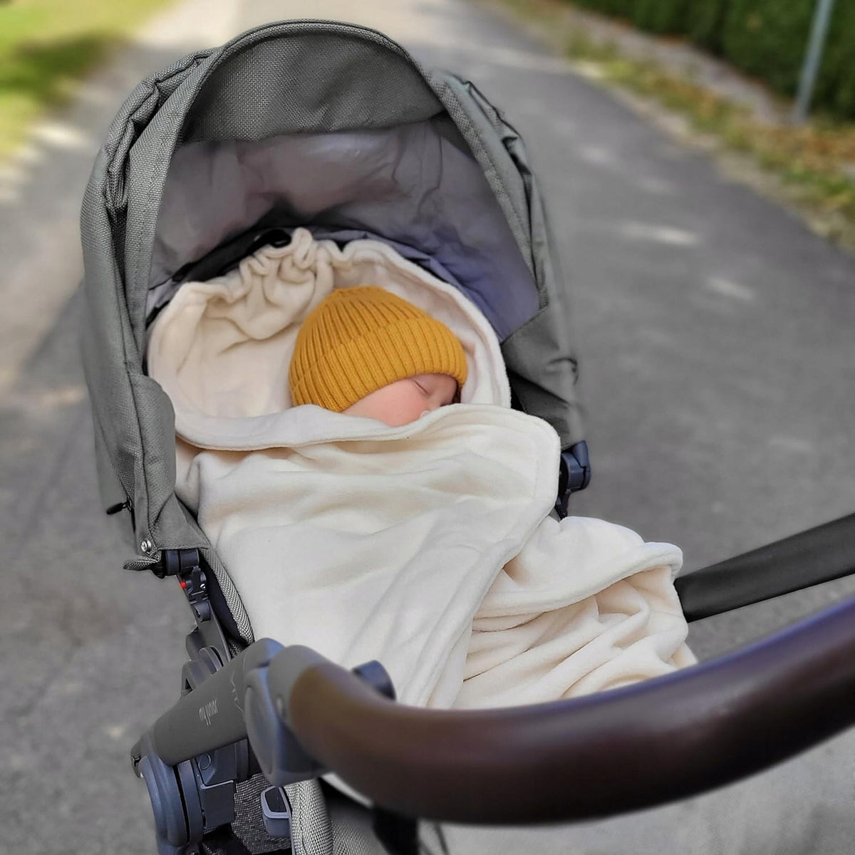 HOPPEDIZ otulacz kocyk do fotelika 3 i 5 punktowe pasy POLAROWY, ciepły kocyk do wózka i fotelika