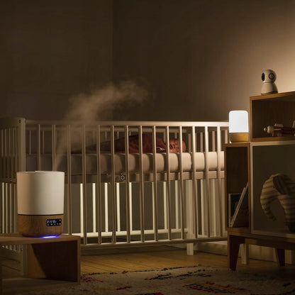 MAXI-COSI Breathe zdalny nawilżacz powietrza 24 h aplikacja Connected Home w pokoju dziecka, biało-drewniany