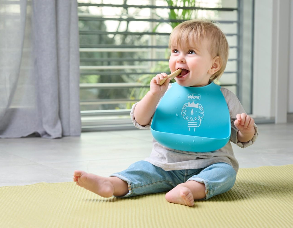 CHICCO Set Easy Start de silicona con cuchara y babero