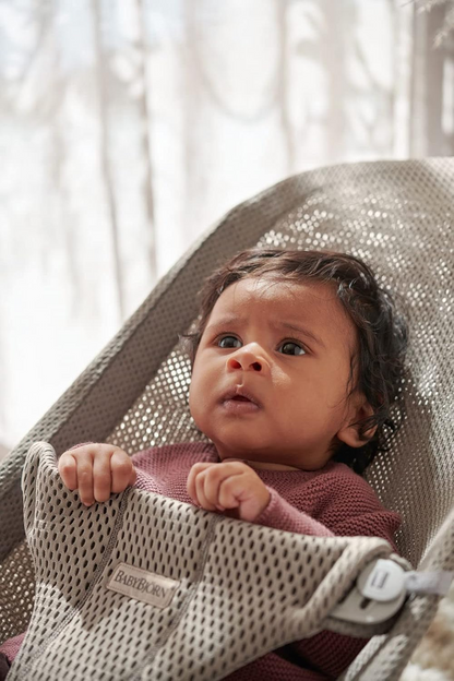 BABYBJORN hamaca mecedora para bebé hasta 13 kg MESH