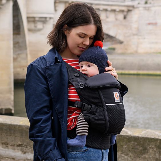 ERGOBABY ADAPT SoftFlex MESH nosidełko ergonomiczne 3,2-20kg – przewiewne noszenie dziecka z przodu