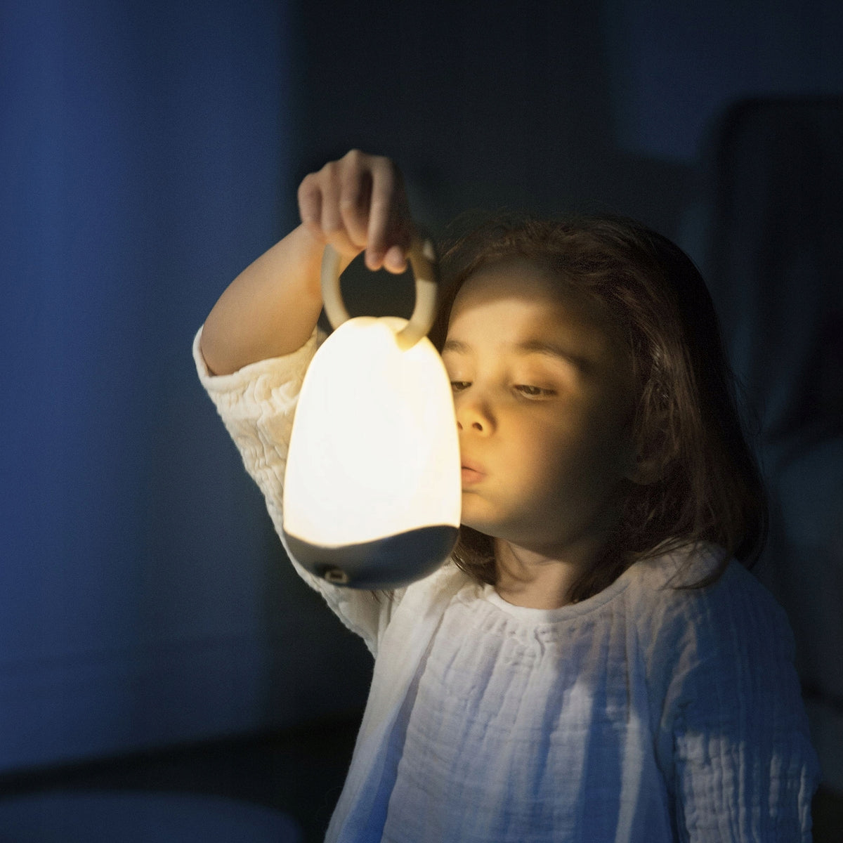 PABOBO LumiBlo przenośna magiczna latarnia beżowa, akumulatorowa lampka dla dzieci do 0+