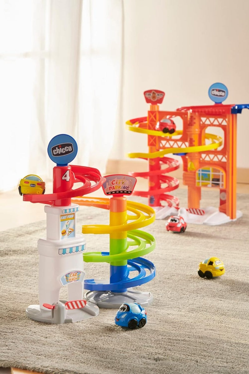 CHICCO parking de varios niveles 37 cm + coche Turbo Ball