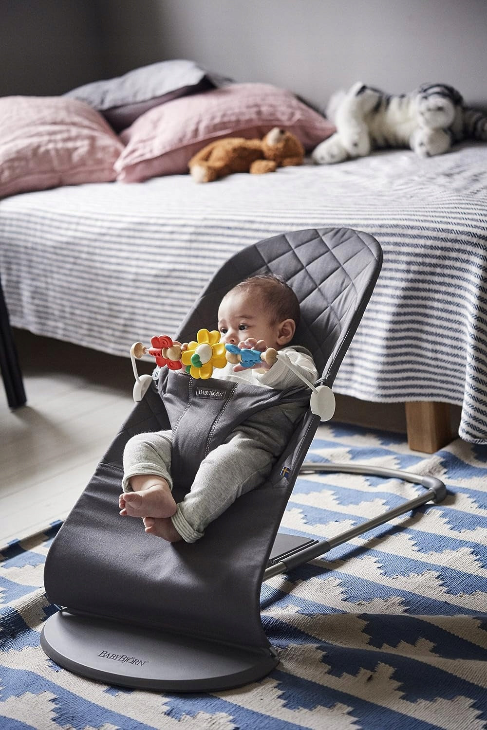 BABYBJORN Flying Friends arco de madera y plástico para hamaca 31 cm