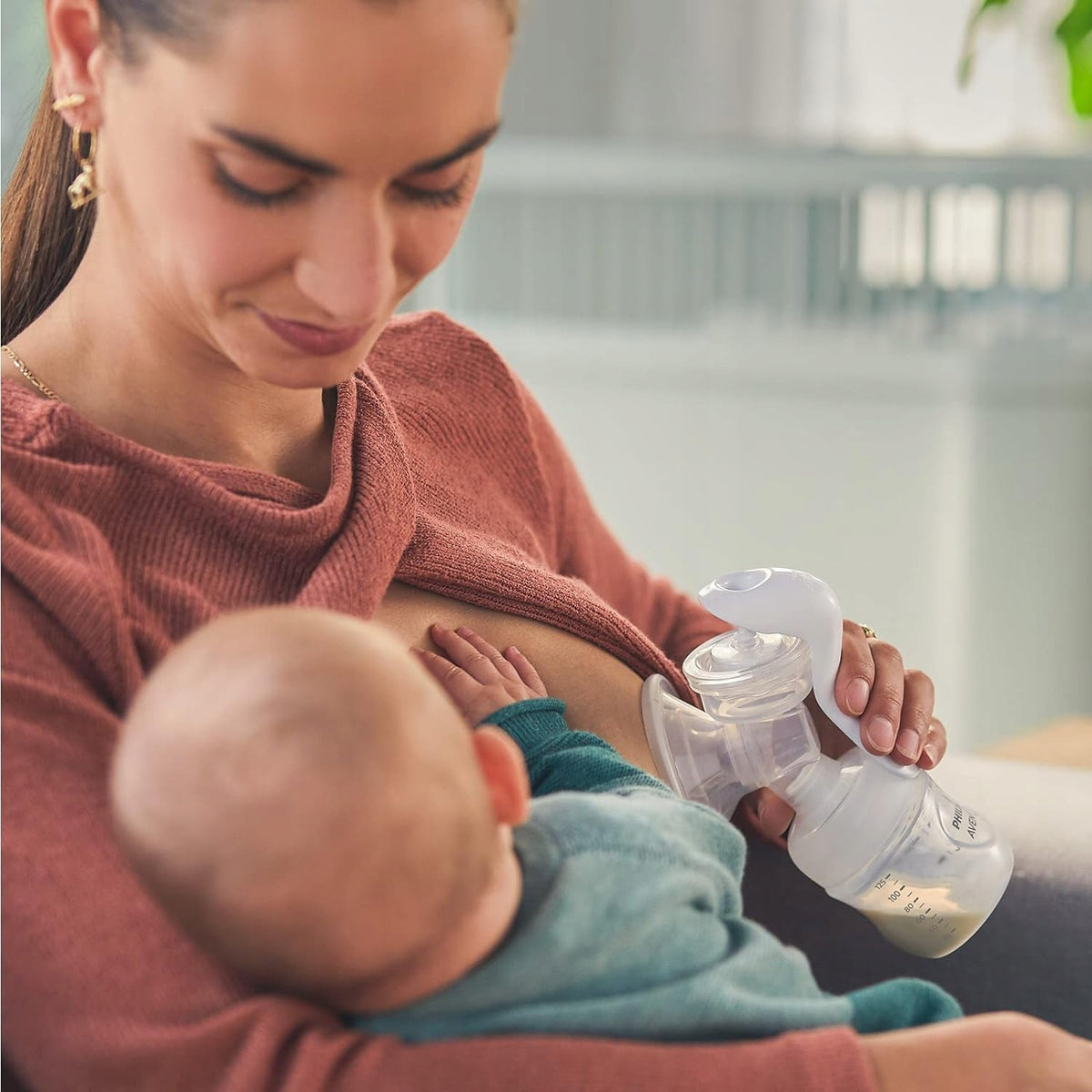 PHILIPS AVENT Natural SCF430/60 laktator ręczny +akcesoria, mama odciąga mleko podczas karmienia dziecka